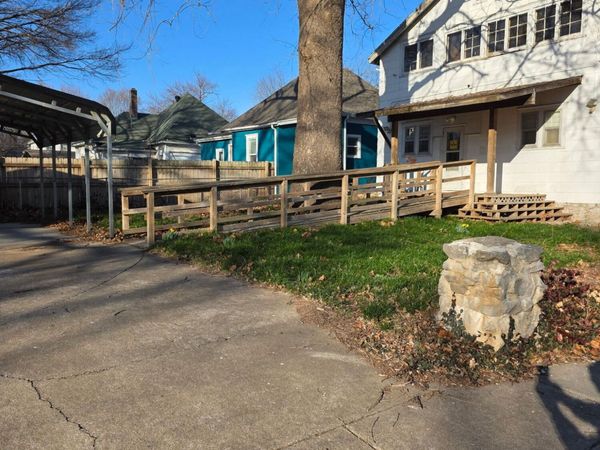 855 S Broadway Avenue, Springfield, MO 65806