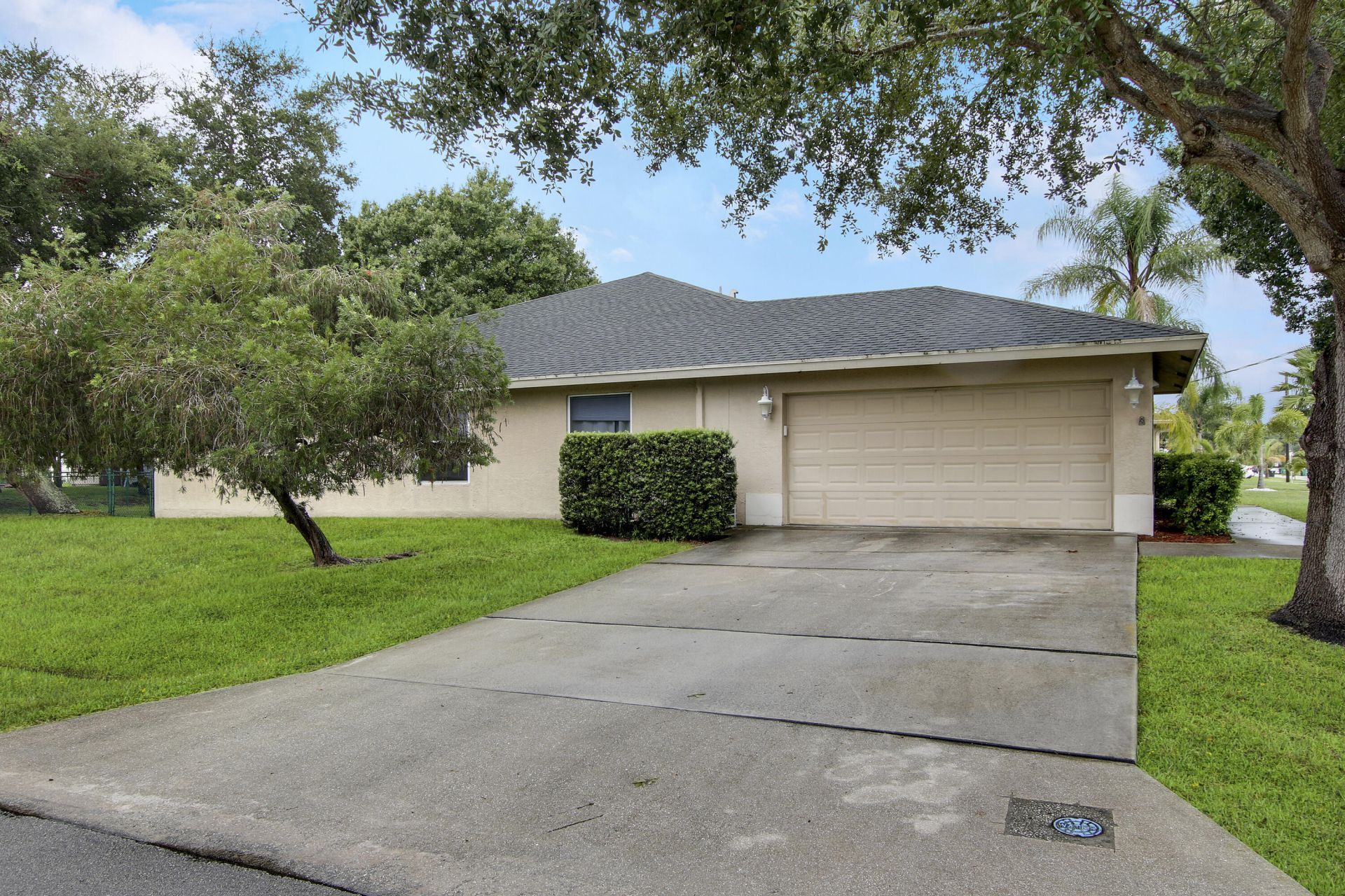 1198 SE Petunia Avenue, Port Saint Lucie, FL 34952 Photo
