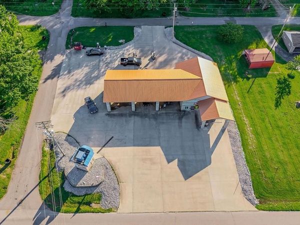 1004 E Lake Ave, Celina, TN 38551