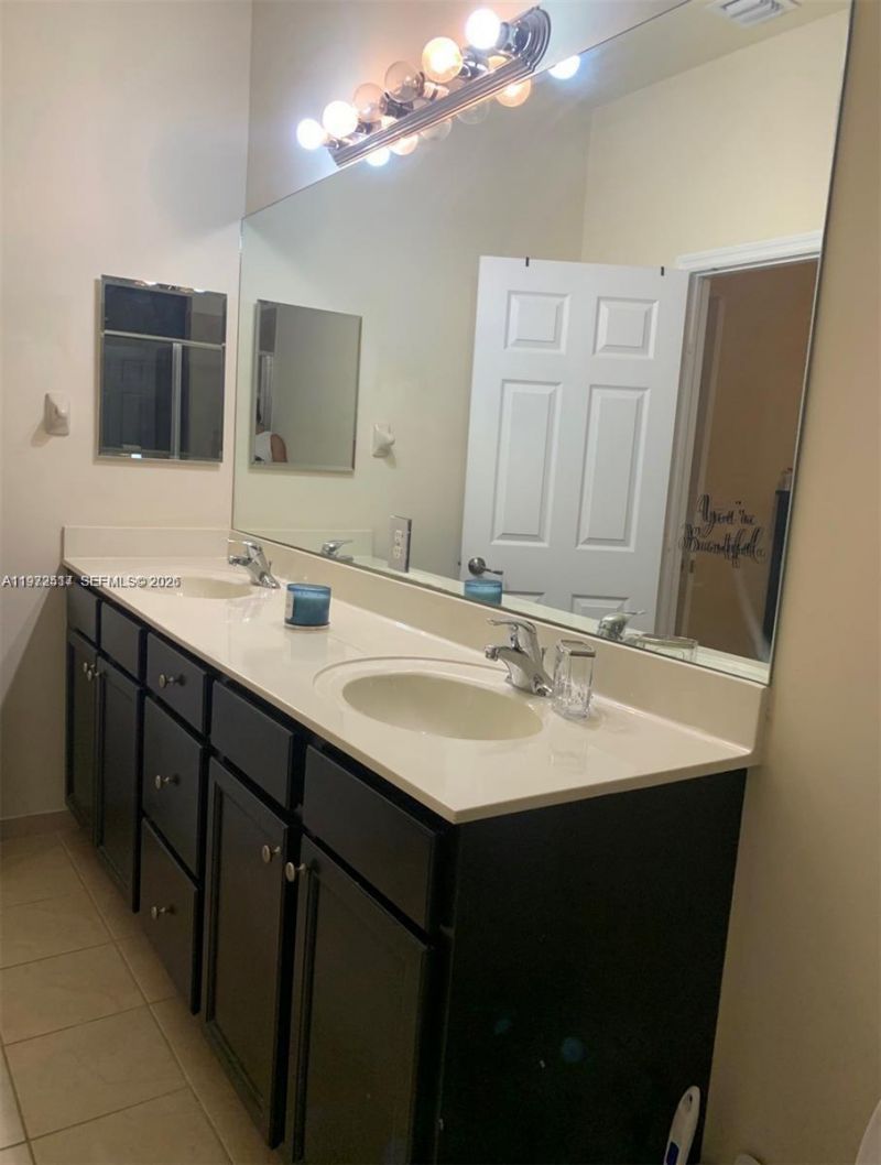 3392 W 90th Ter , Hialeah, FL 33018 Photo