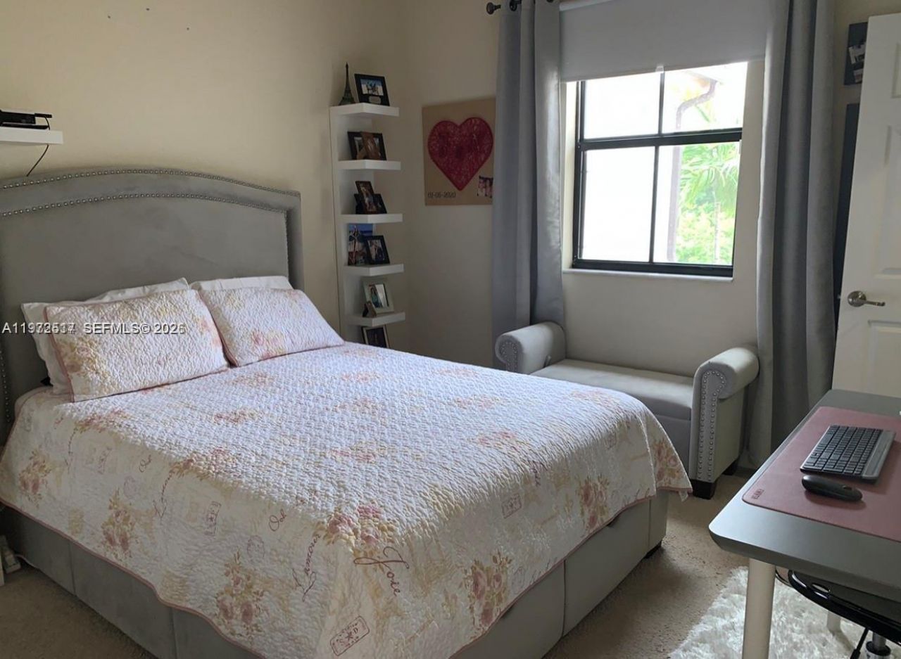 3392 W 90th Ter , Hialeah, FL 33018 Photo