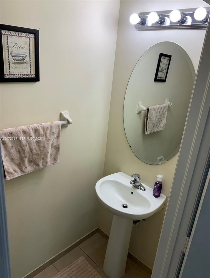 3392 W 90th Ter , Hialeah, FL 33018 Photo