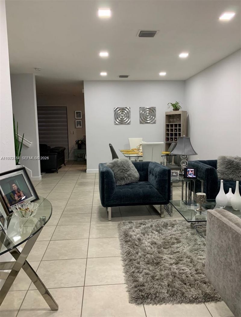 3392 W 90th Ter , Hialeah, FL 33018 Photo