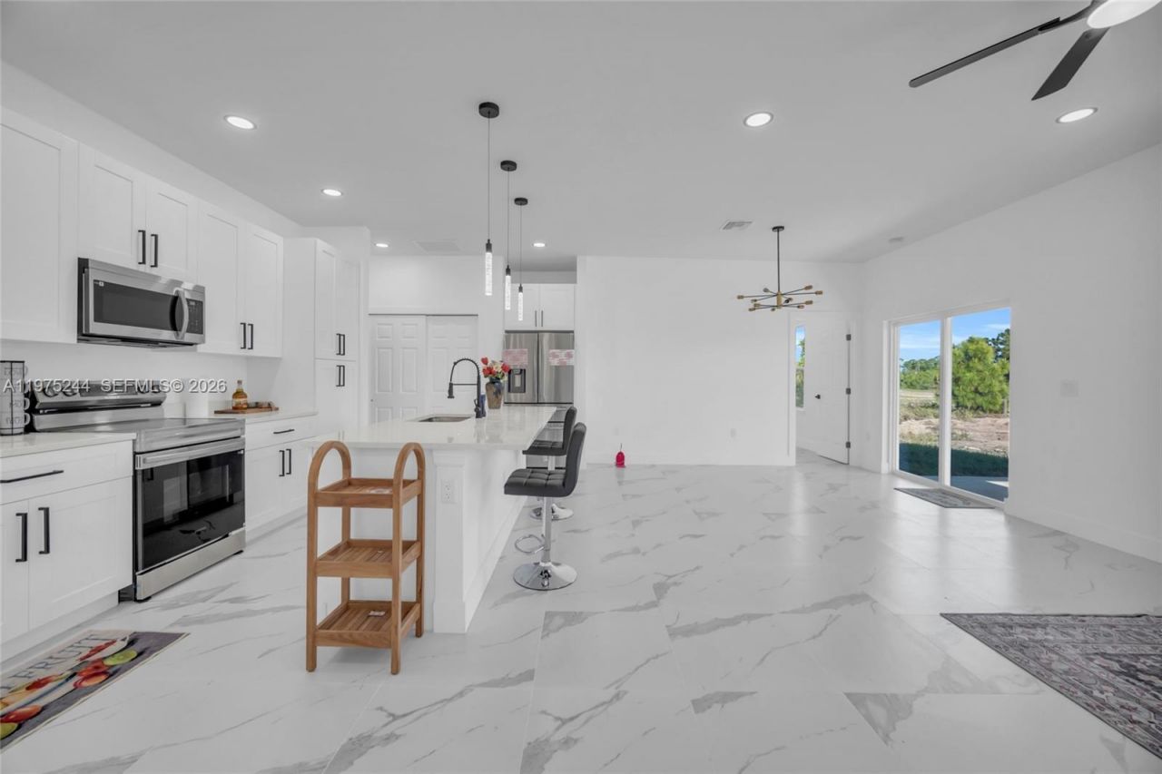 1109 Edgewood St E, Lehigh Acres, FL 33974 Photo