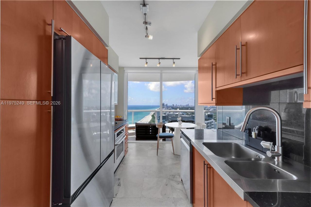 6365 Collins Ave, Unit 3906, Miami Beach, FL 33141 Photo