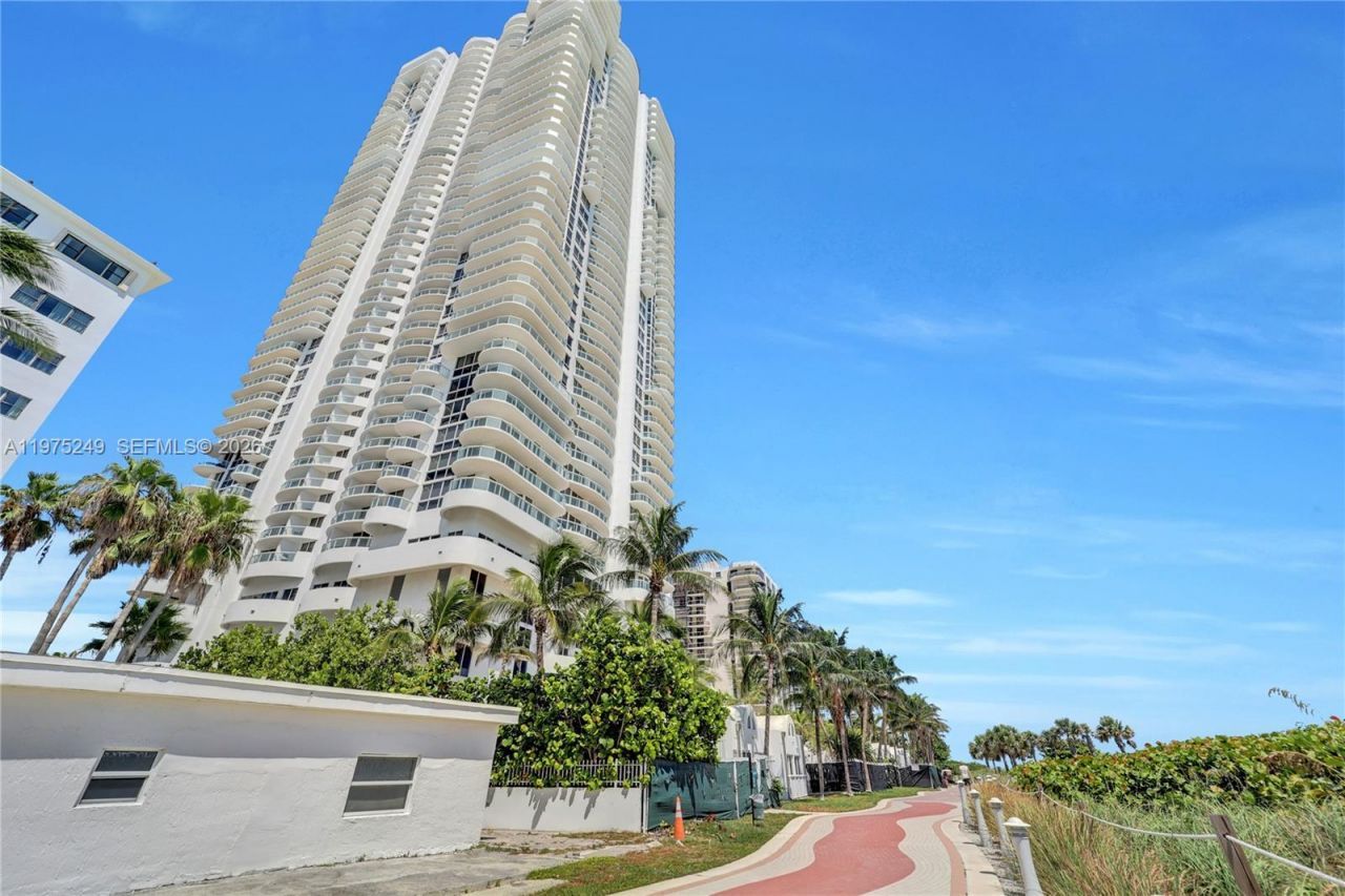 6365 Collins Ave, Unit 3906, Miami Beach, FL 33141 Photo