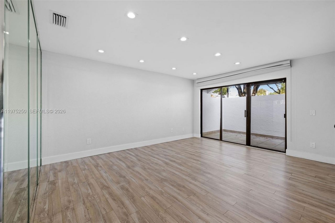 20900 Leeward Ct , Unit 217-1, Aventura, FL 33180 Photo