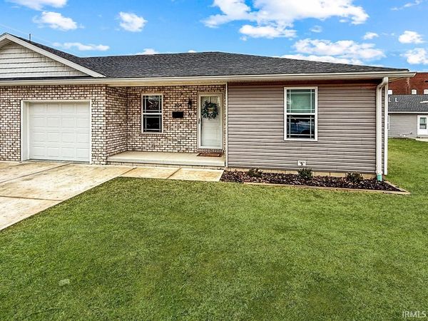 204 W Franklin Lane, Fort Branch, IN 47648
