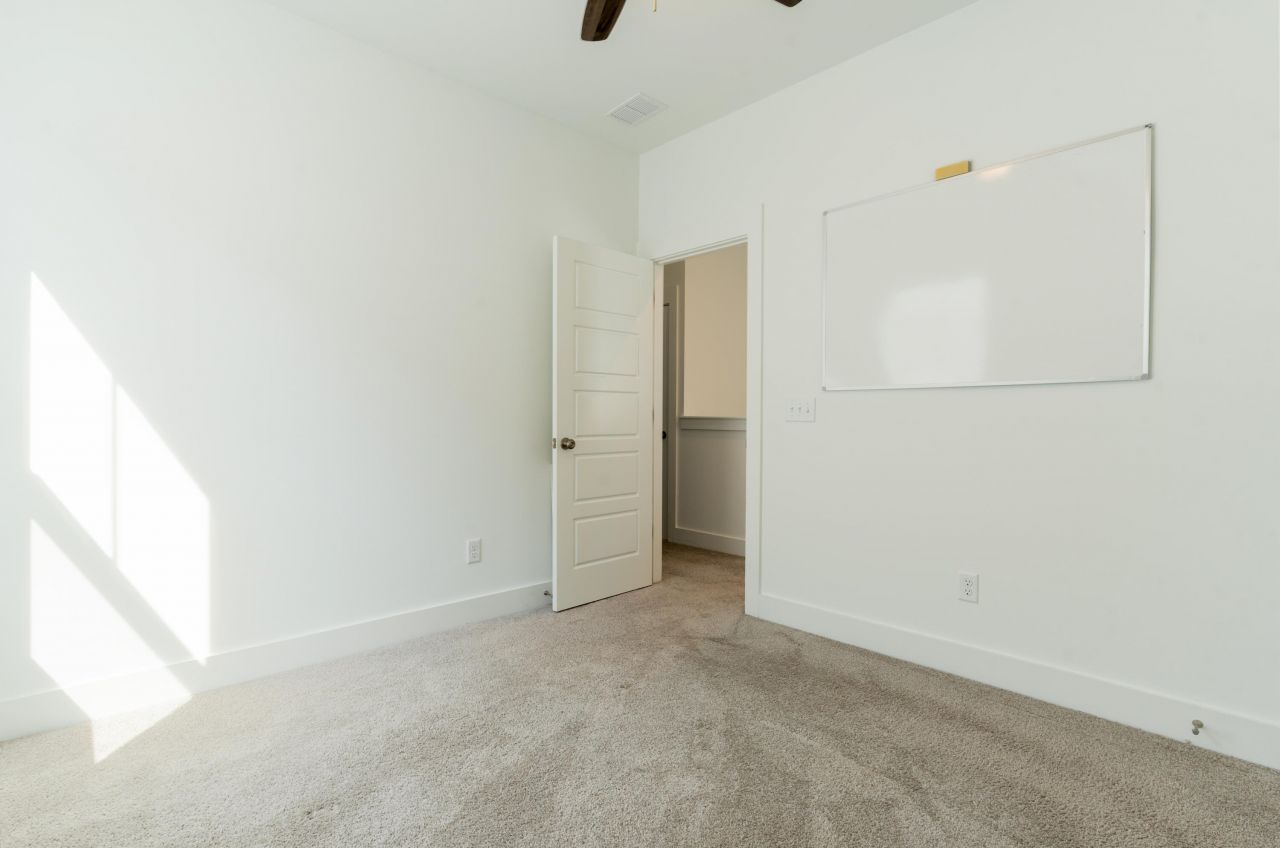 312 Eclipse Street Photo 23