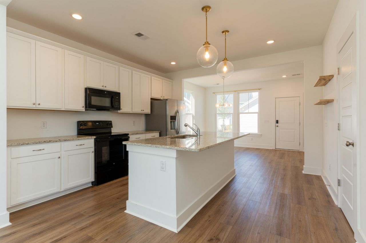 312 Eclipse Street Photo 7