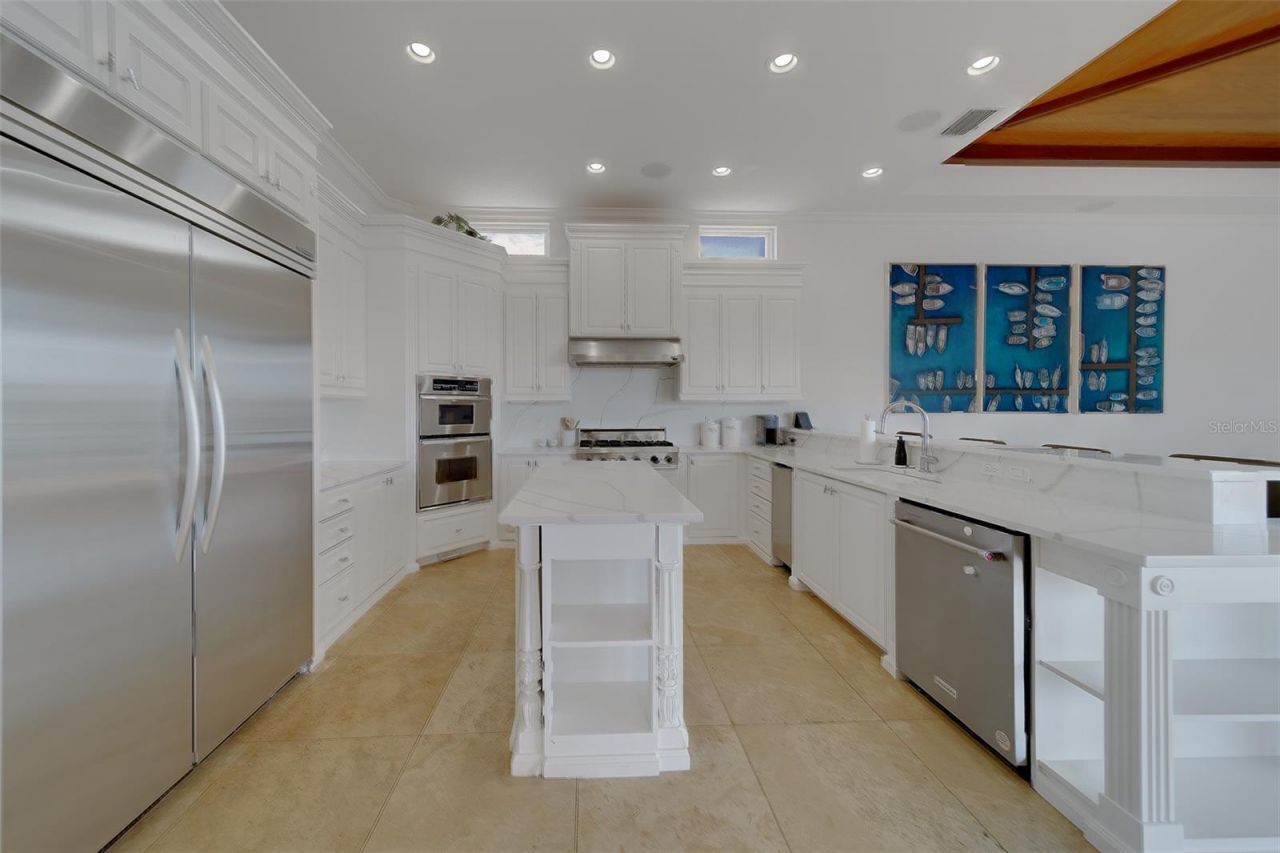 824 Island Way, Clearwater Beach, FL 33767 Photo