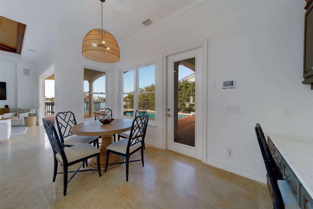 824 Island Way, Clearwater Beach, FL 33767 Photo