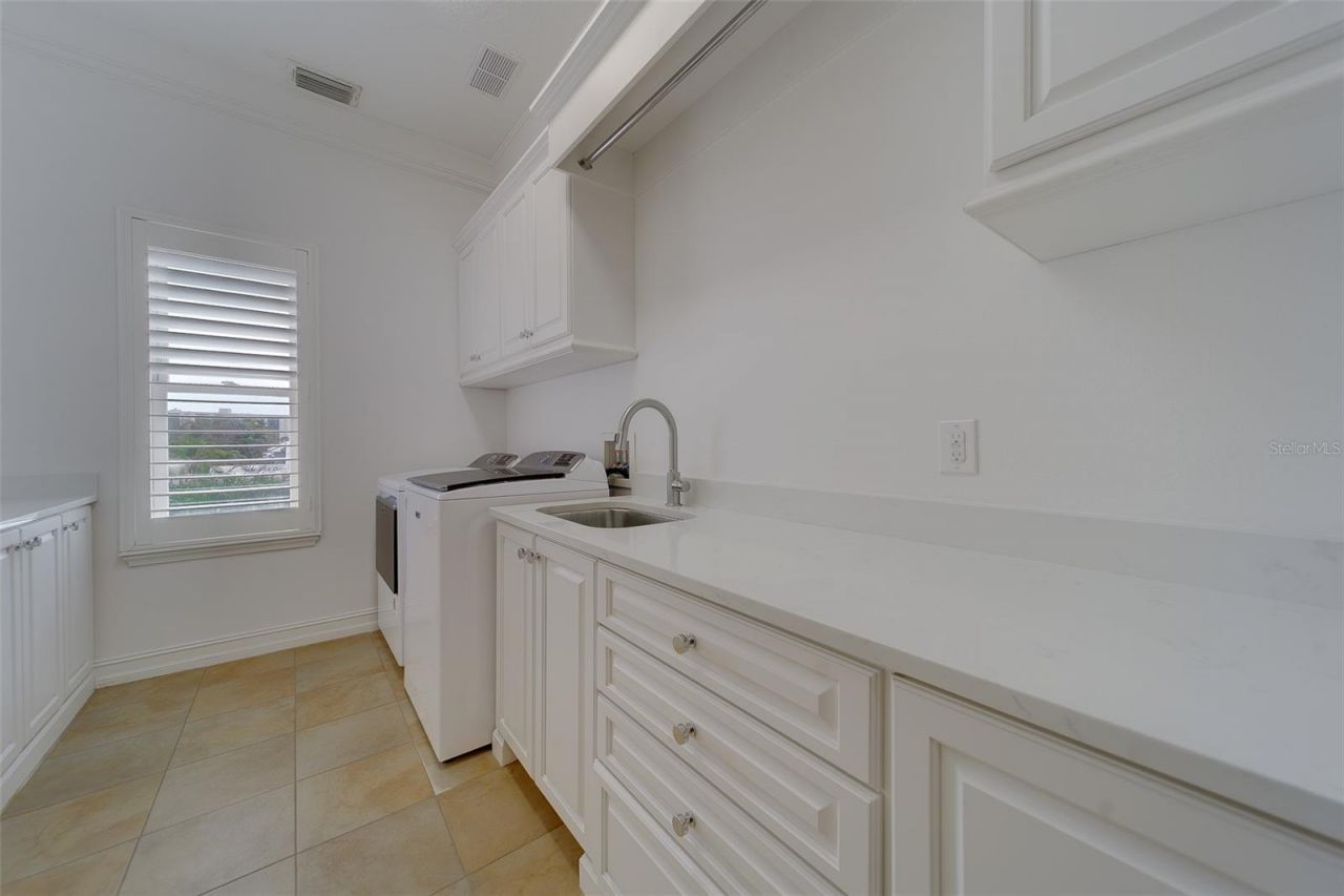 824 Island Way, Clearwater Beach, FL 33767 Photo
