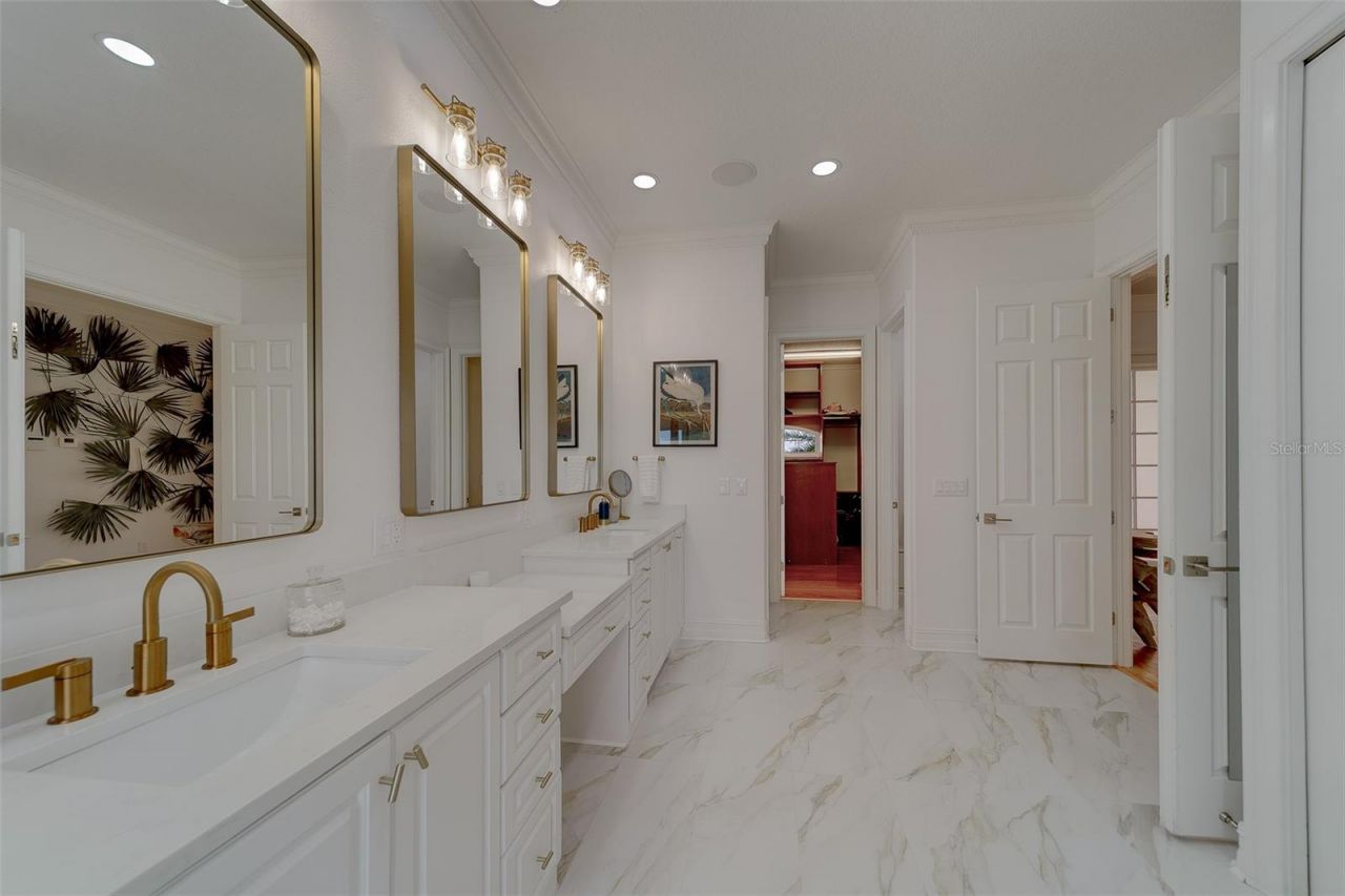 824 Island Way, Clearwater Beach, FL 33767 Photo