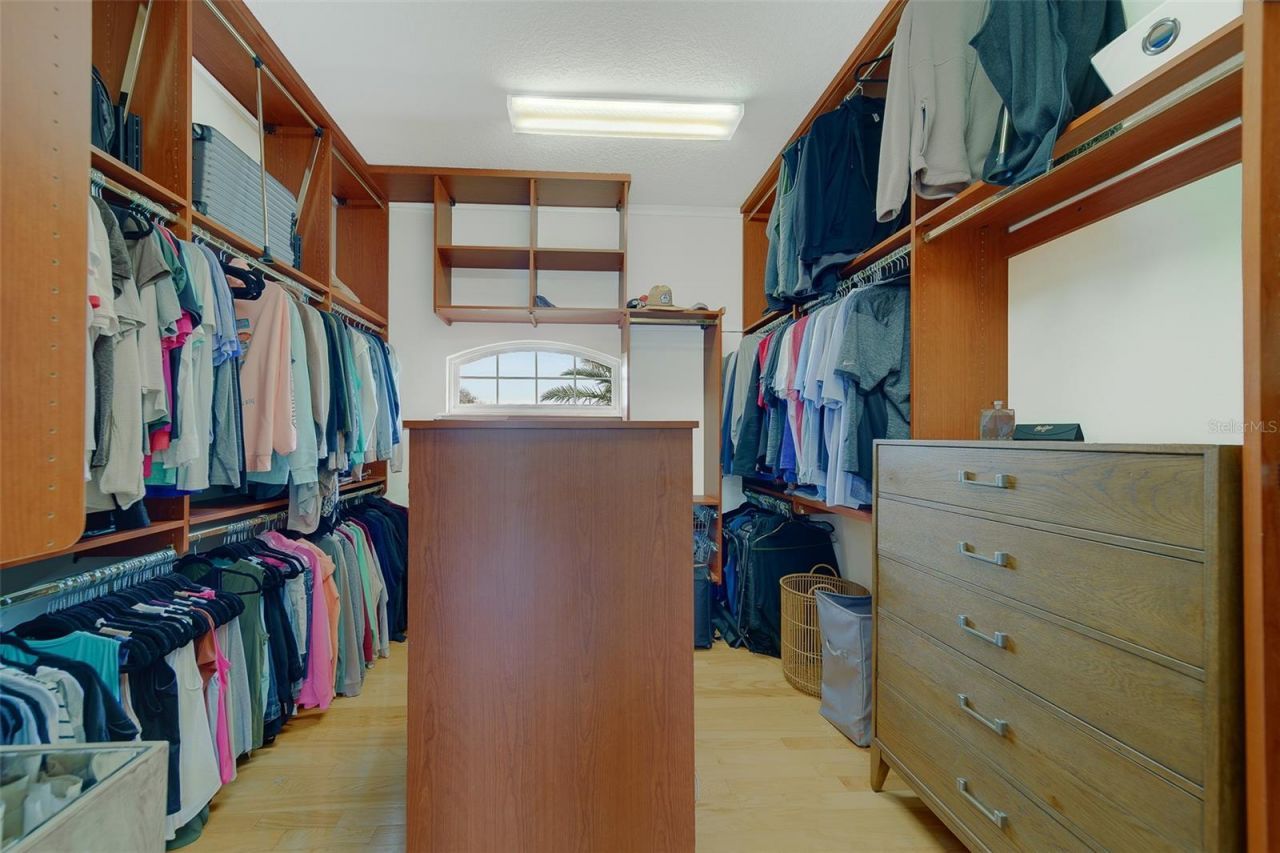 824 Island Way, Clearwater Beach, FL 33767 Photo