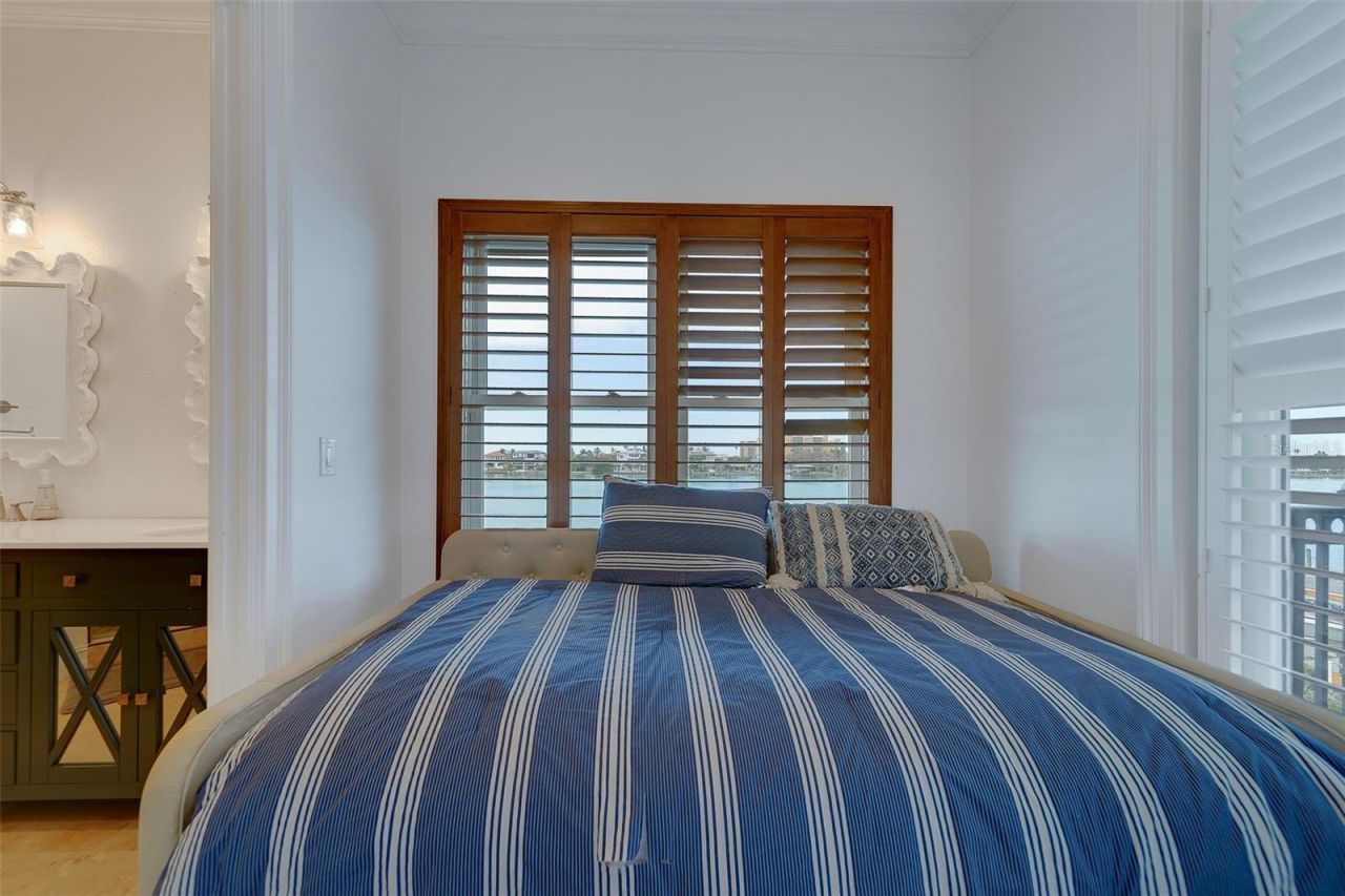 824 Island Way, Clearwater Beach, FL 33767 Photo