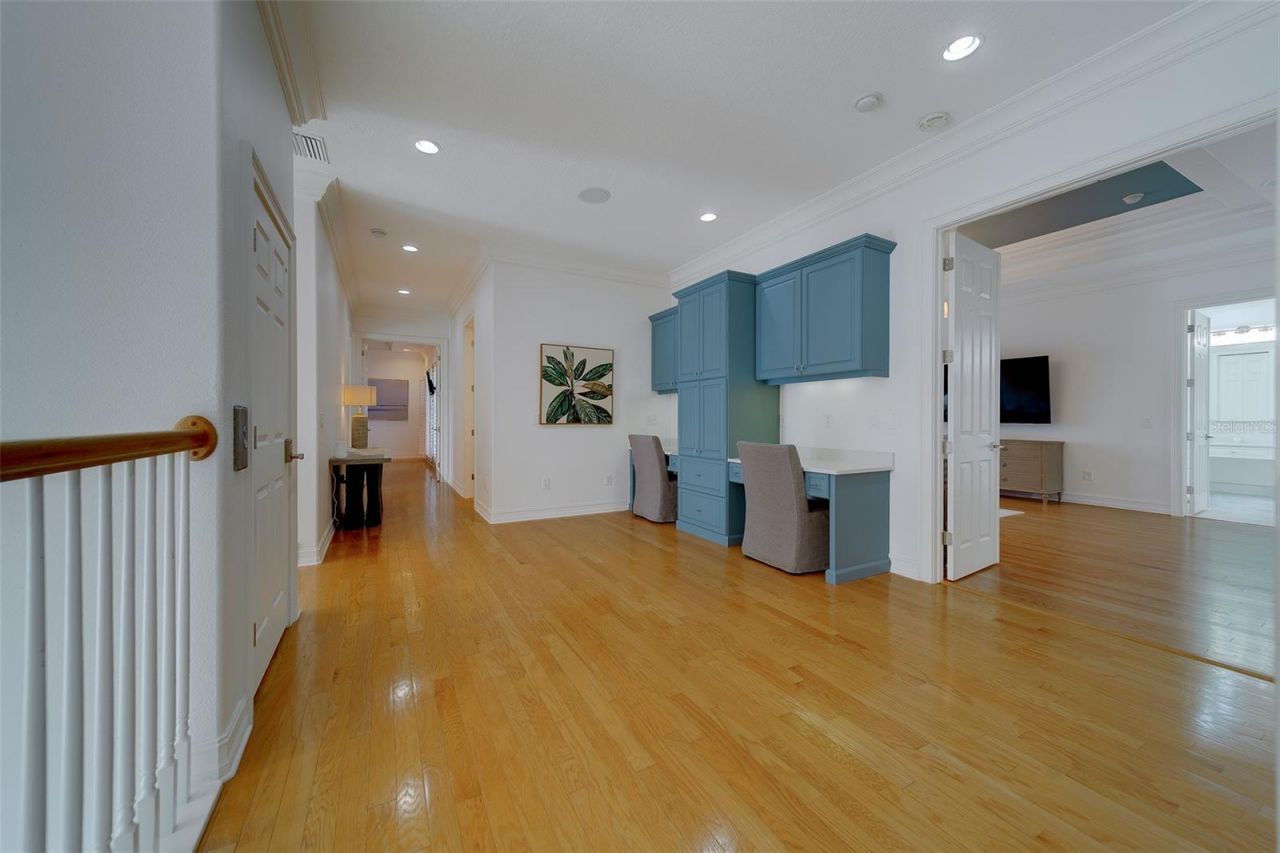 824 Island Way, Clearwater Beach, FL 33767 Photo