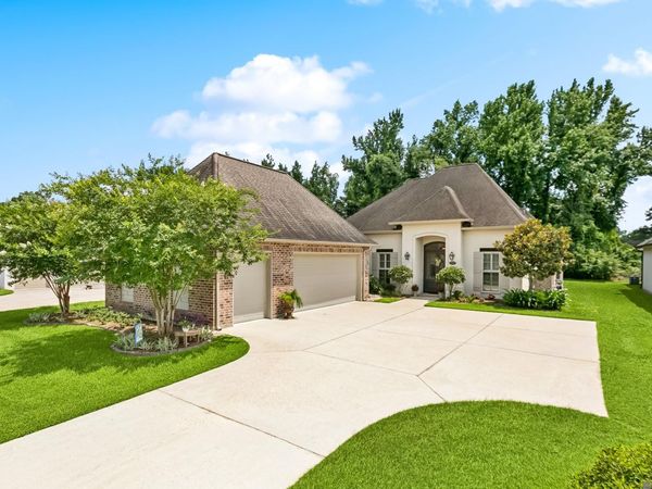 37357 Whispering Hollow Ave, Prairieville, LA 70769