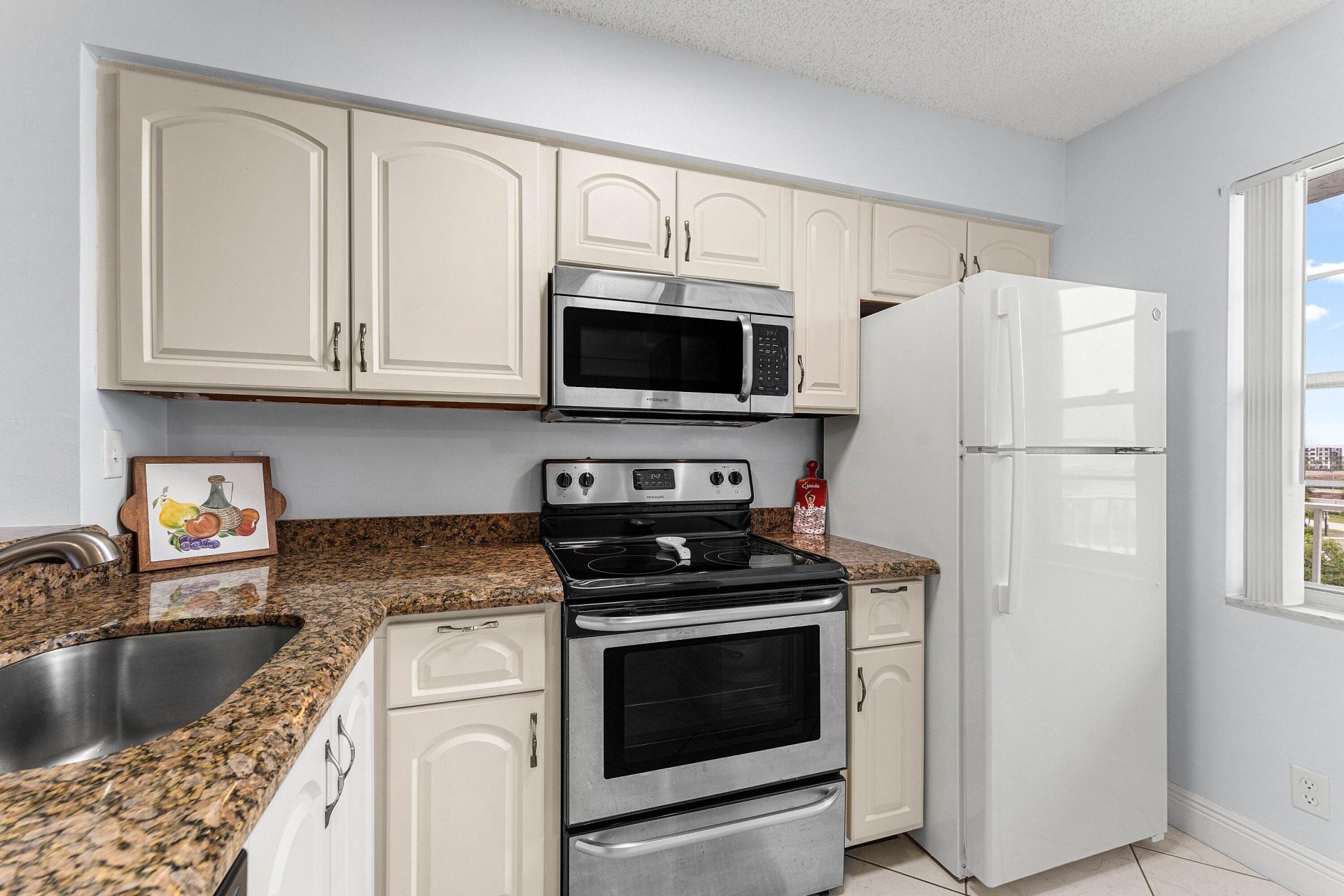 2222 N Cypress Bend Drive, Unit 403, Pompano Beach, FL 33069 Photo