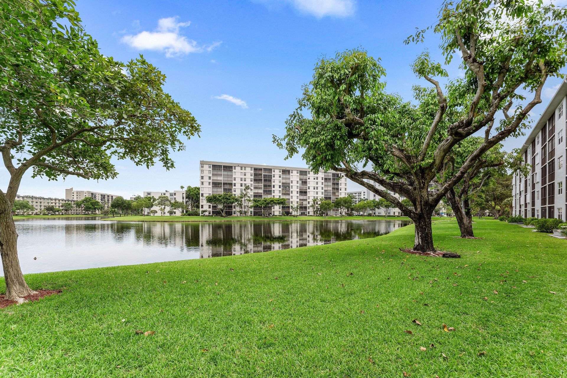 2222 N Cypress Bend Drive, Unit 403, Pompano Beach, FL 33069 Photo