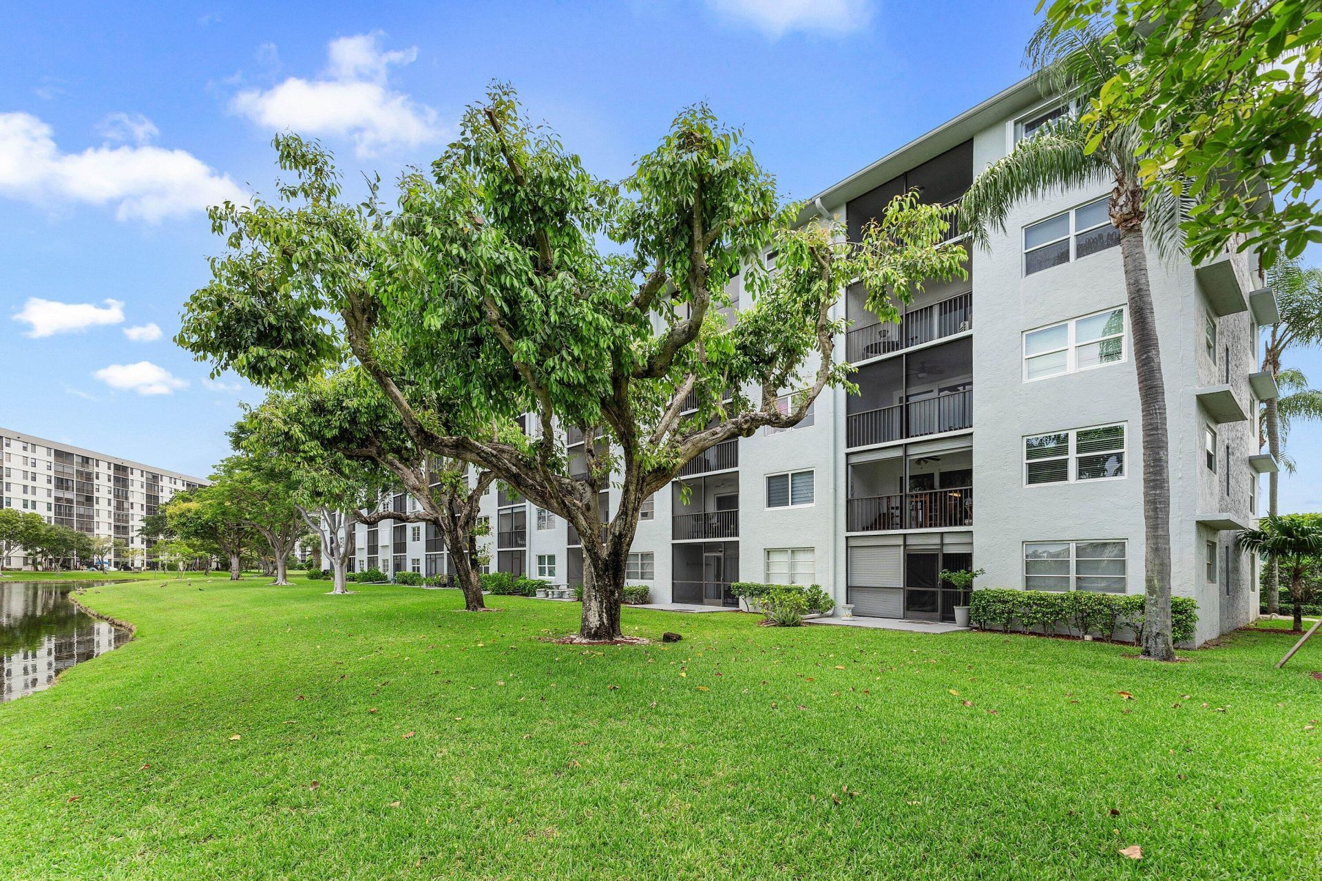 2222 N Cypress Bend Drive, Unit 403, Pompano Beach, FL 33069 Photo