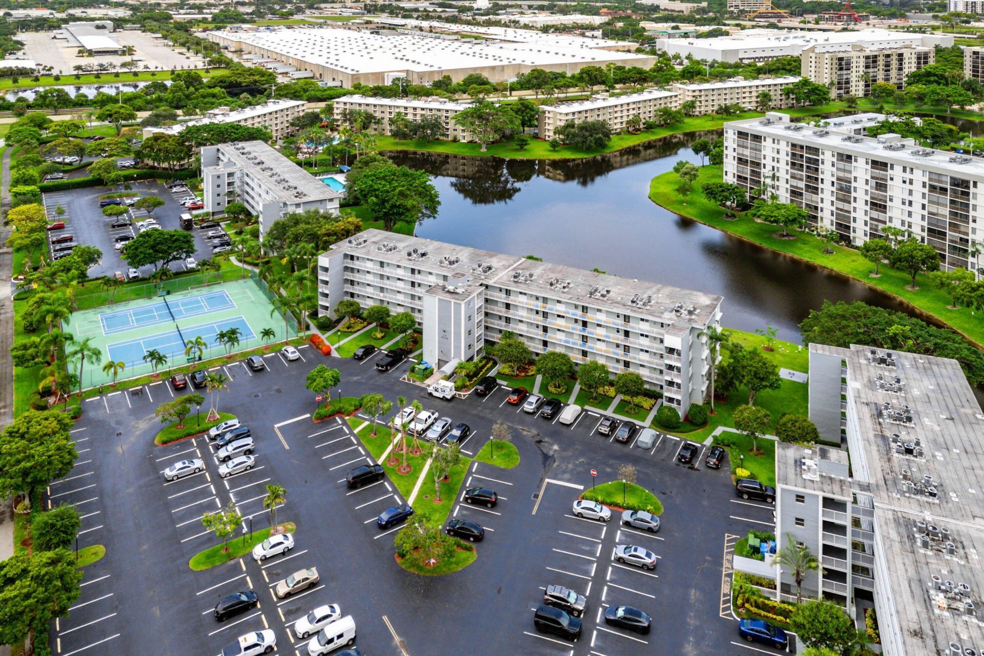 2222 N Cypress Bend Drive, Unit 403, Pompano Beach, FL 33069 Photo