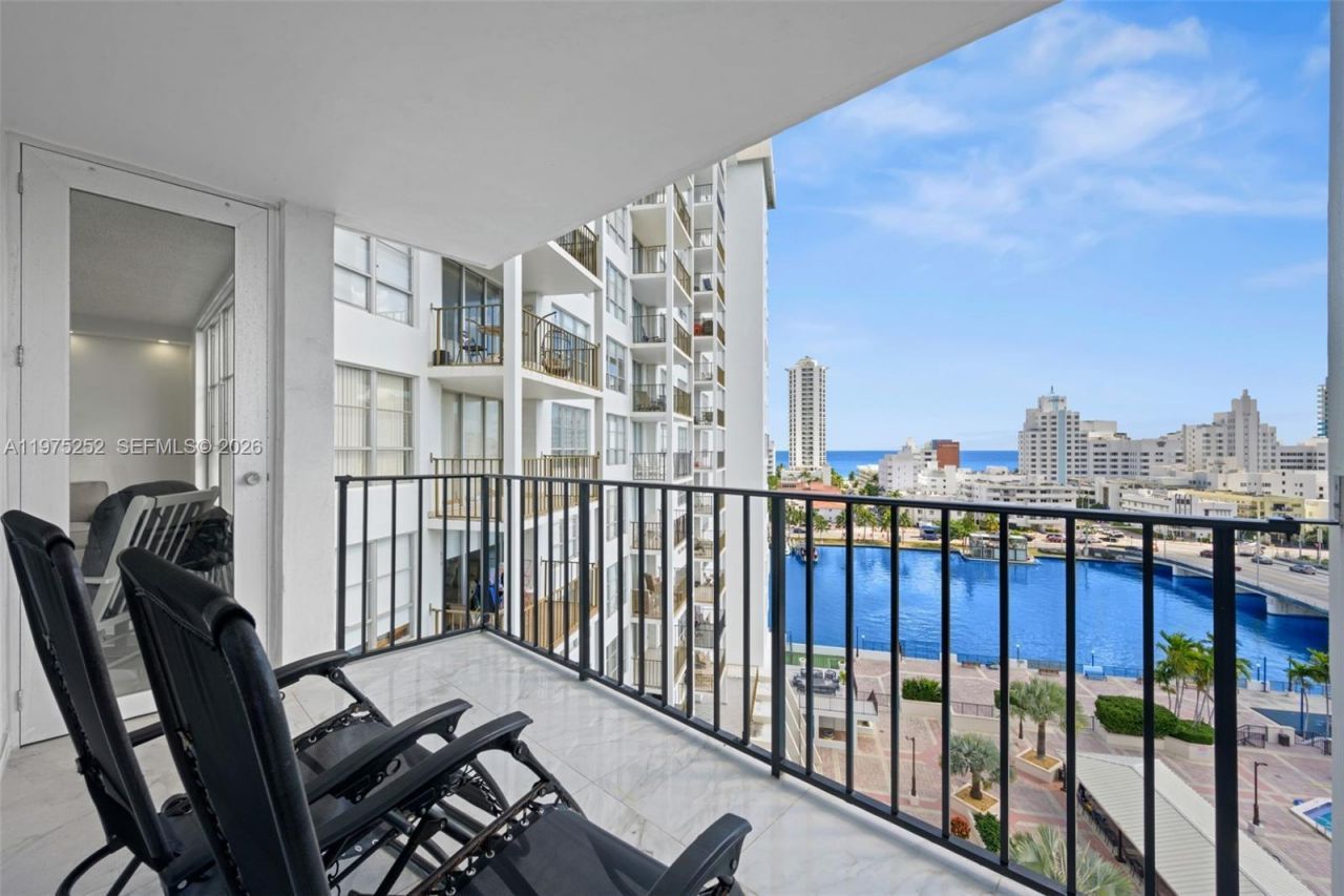 4101 Pine Tree Dr, Unit 919, Miami Beach, FL 33140 Photo