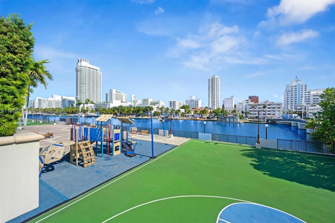 4101 Pine Tree Dr, Unit 919, Miami Beach, FL 33140 Photo