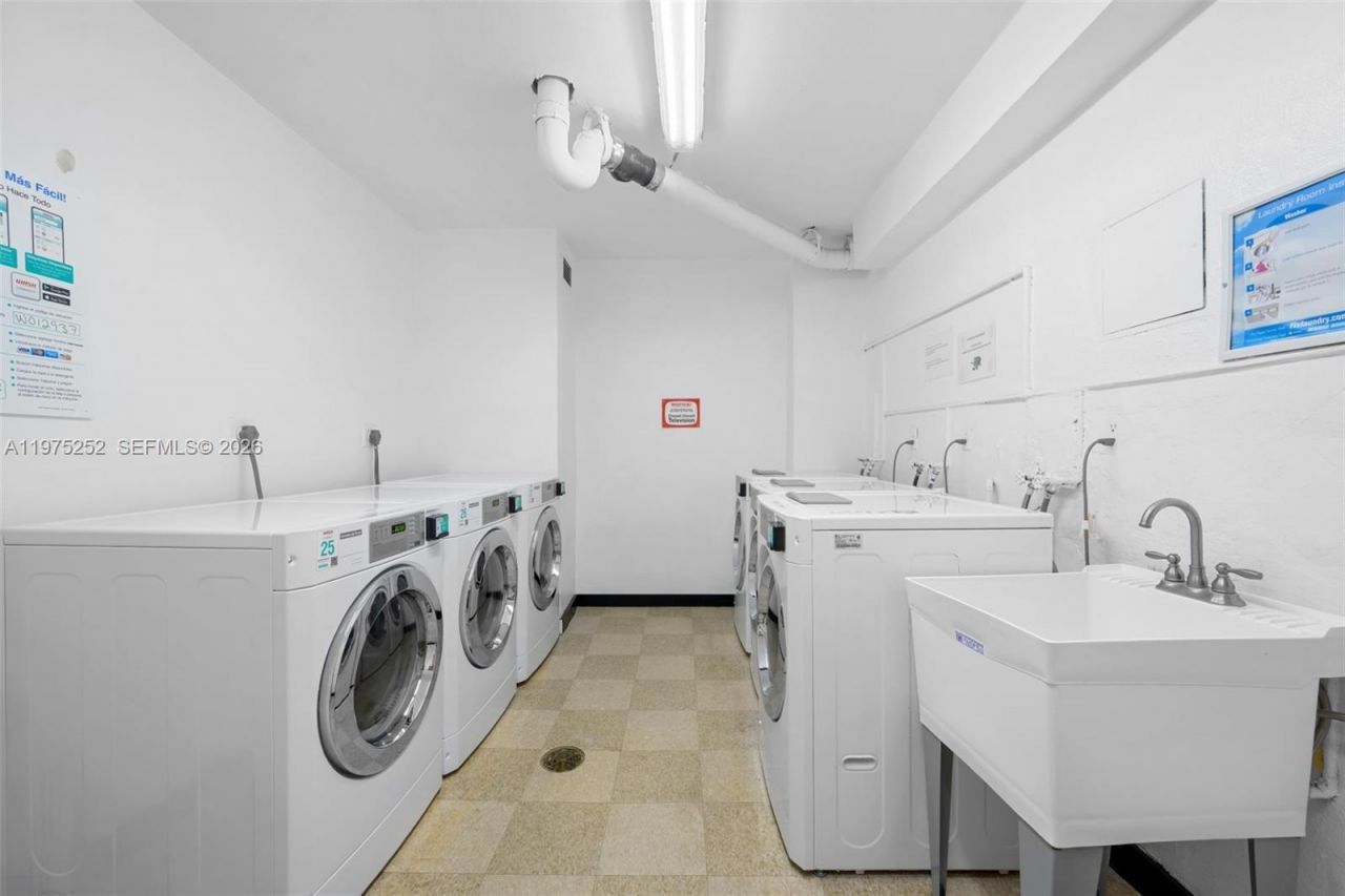 4101 Pine Tree Dr, Unit 919, Miami Beach, FL 33140 Photo