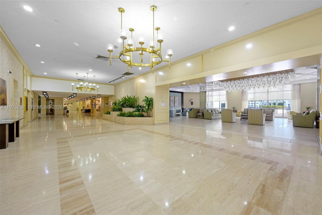 4101 Pine Tree Dr, Unit 919, Miami Beach, FL 33140 Photo