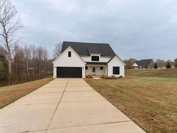 230 Blackberry Hill Lane, Lexington, TN 38351