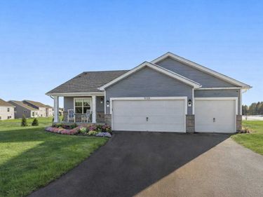 5124 Mustang Circle, Woodbury, MN 55129