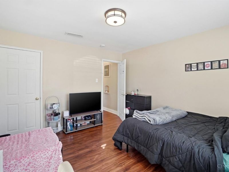 5301 Leon Ct, Green Township, OH 45238 Photo 13