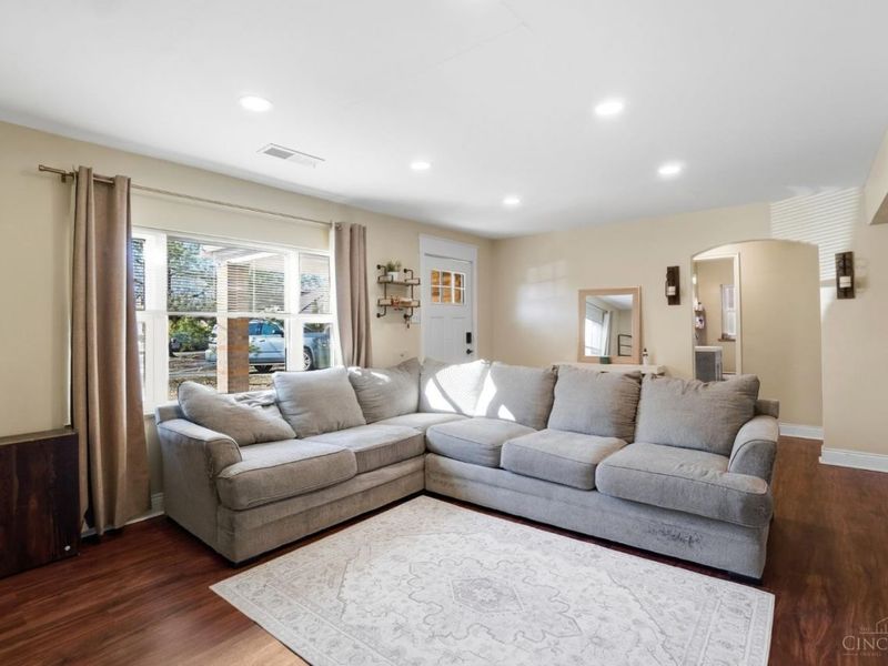 5301 Leon Ct, Green Township, OH 45238 Photo 5