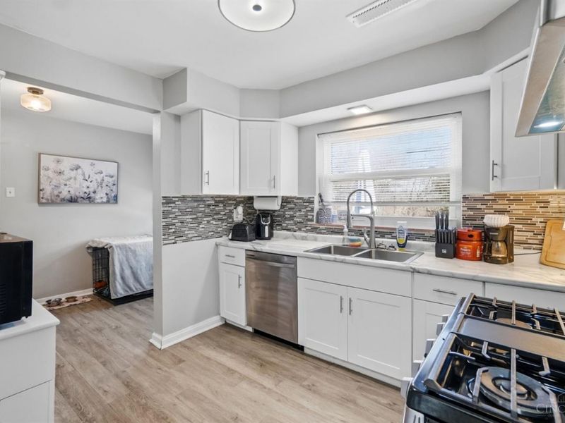 5301 Leon Ct, Green Township, OH 45238 Photo 8