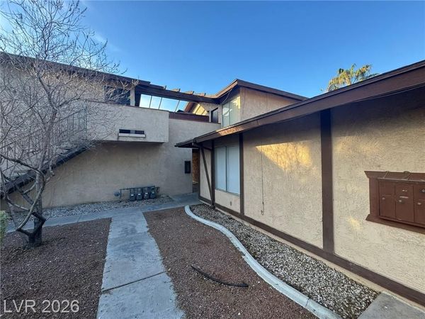 2743 Kline Circle , Unit 2, Las Vegas, NV 89121