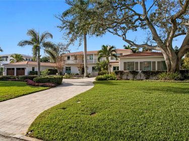 1237 BRIGHTWATERS BOULEVARD NE, ST PETERSBURG, FL 33704