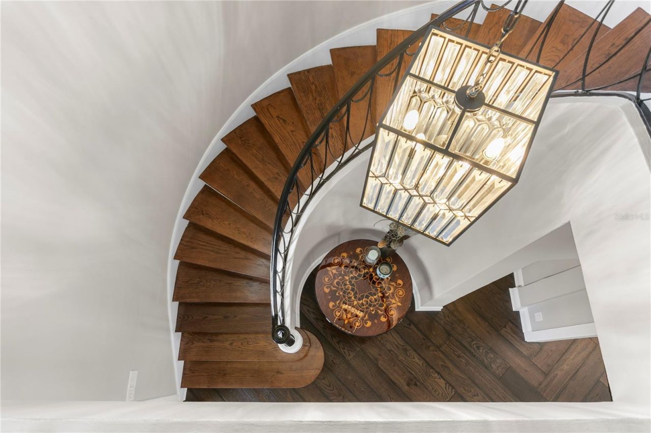 1237 Brightwaters Boulevard Ne, Saint Petersburg, FL 33704 Photo