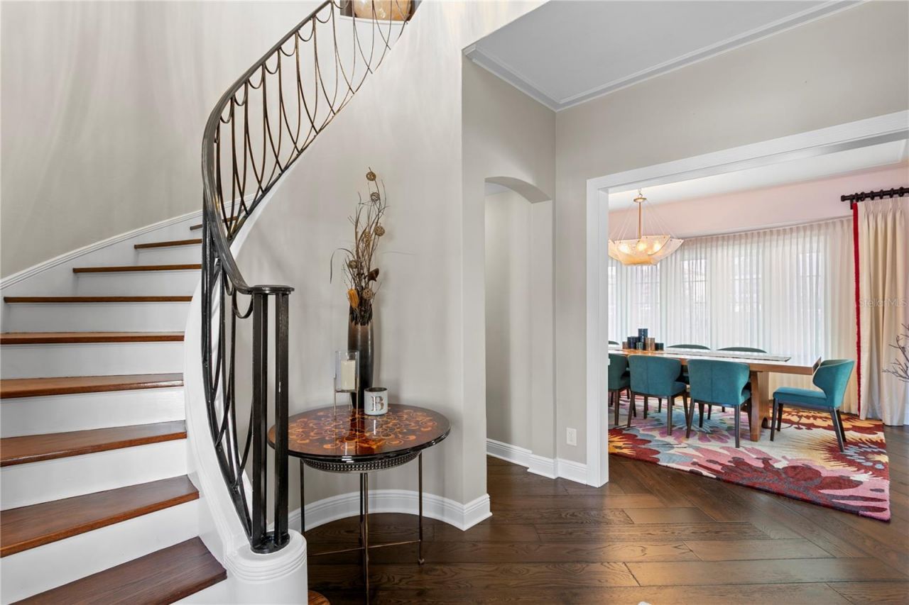 1237 Brightwaters Boulevard Ne, Saint Petersburg, FL 33704 Photo