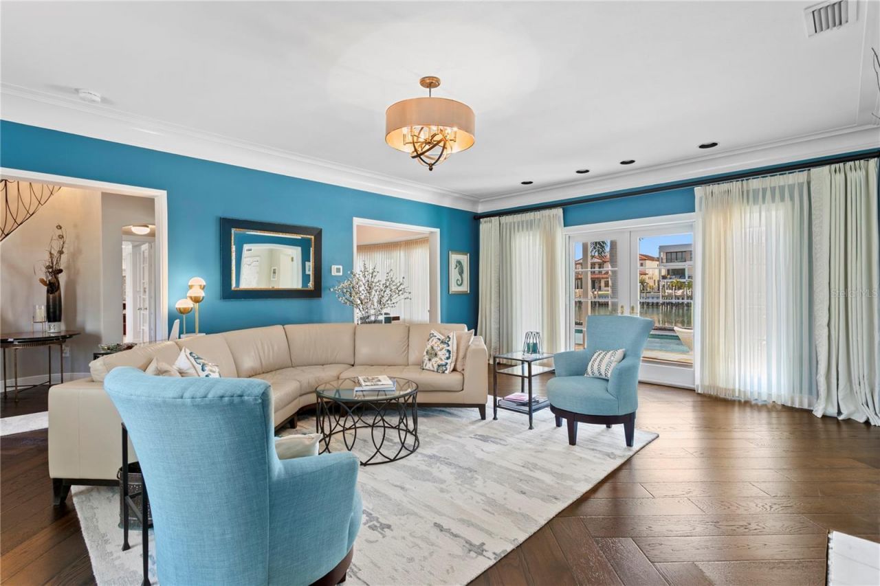 1237 Brightwaters Boulevard Ne, Saint Petersburg, FL 33704 Photo