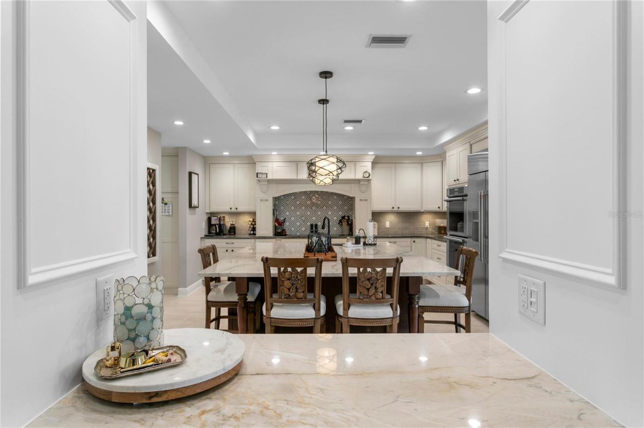 1237 Brightwaters Boulevard Ne, Saint Petersburg, FL 33704 Photo