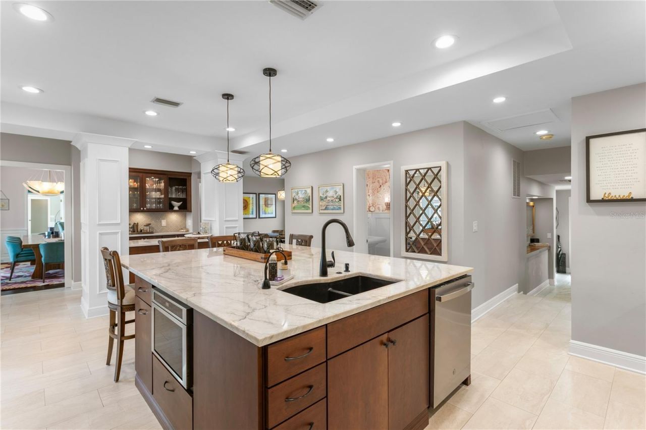 1237 Brightwaters Boulevard Ne, Saint Petersburg, FL 33704 Photo