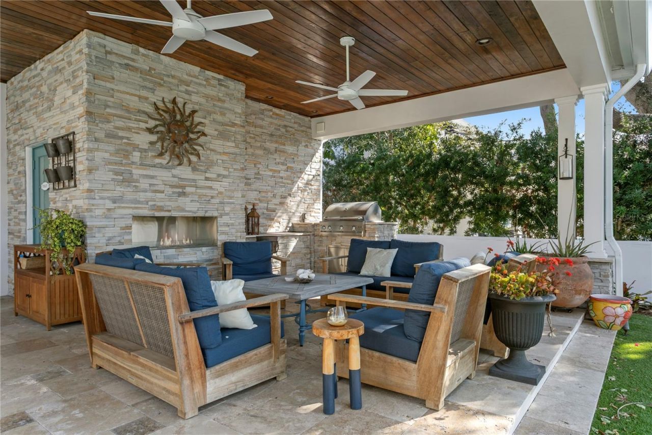 1237 Brightwaters Boulevard Ne, Saint Petersburg, FL 33704 Photo