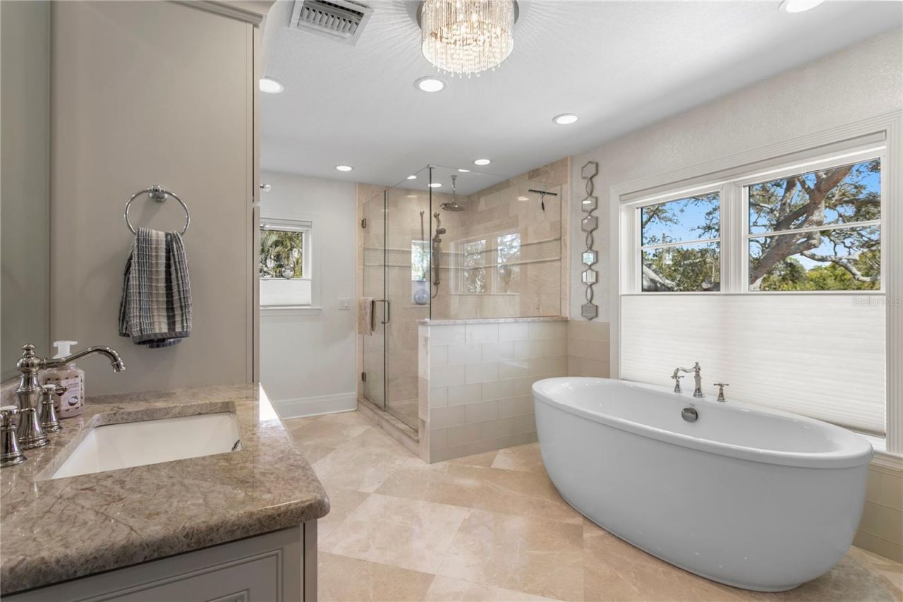 1237 Brightwaters Boulevard Ne, Saint Petersburg, FL 33704 Photo