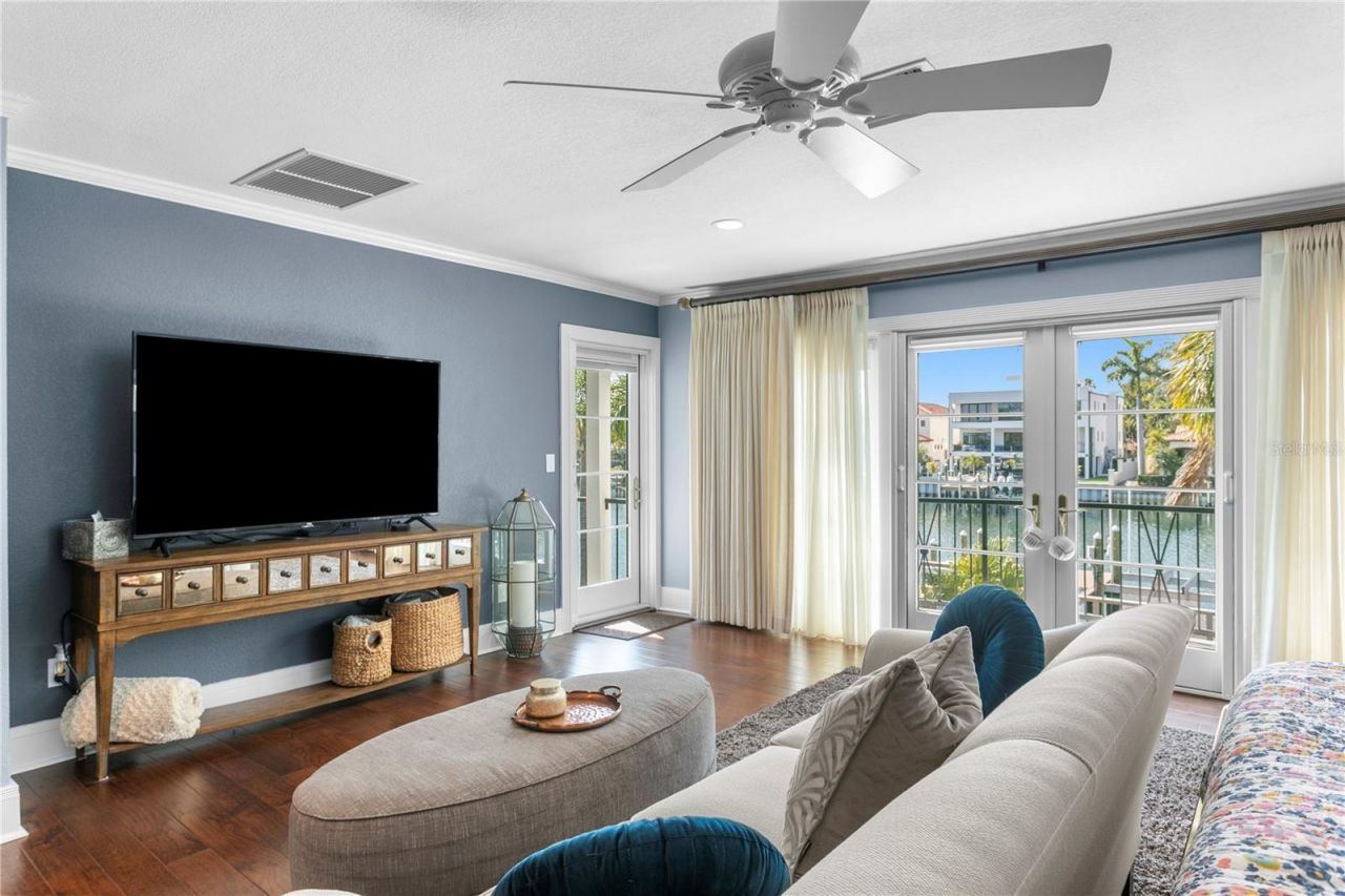 1237 Brightwaters Boulevard Ne, Saint Petersburg, FL 33704 Photo