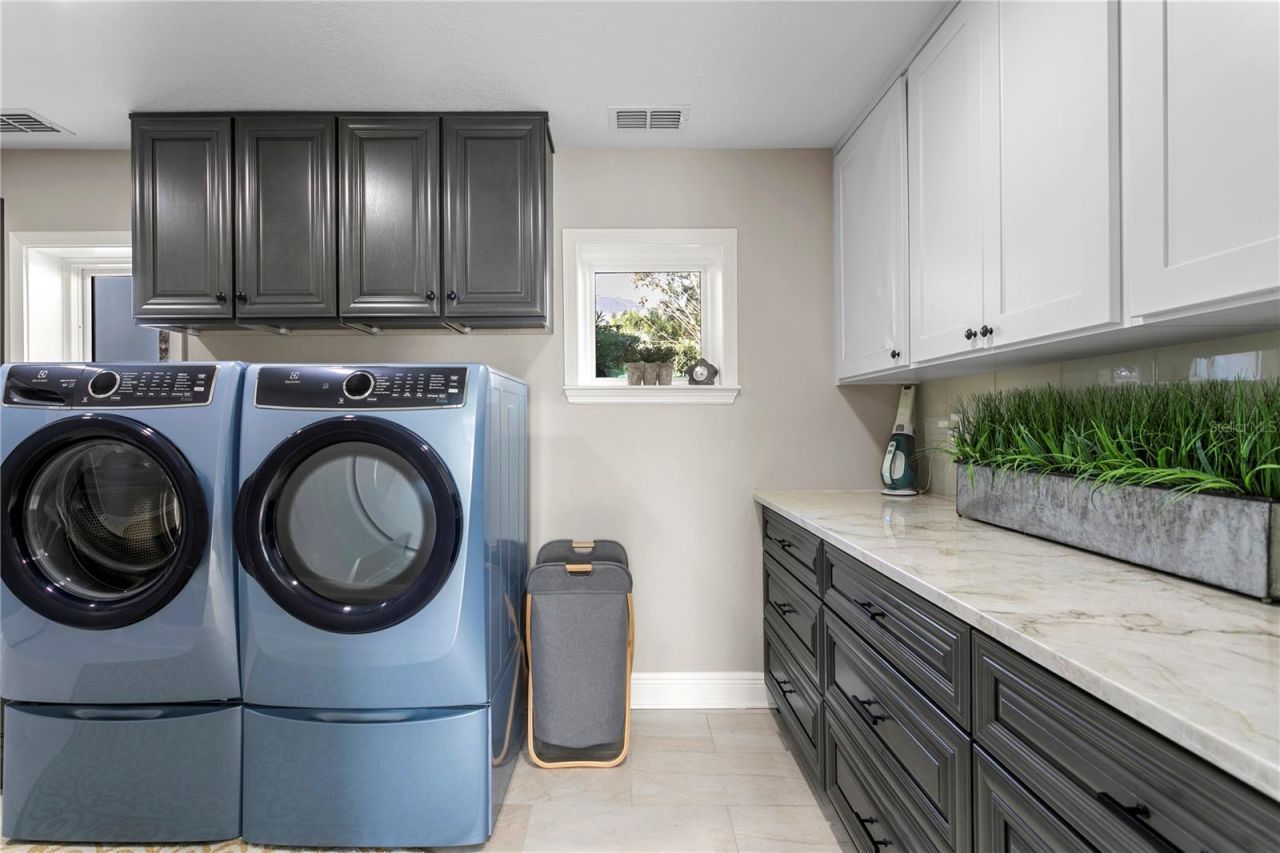 1237 Brightwaters Boulevard Ne, Saint Petersburg, FL 33704 Photo