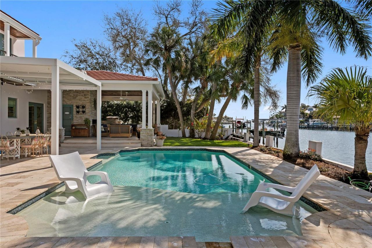 1237 Brightwaters Boulevard Ne, Saint Petersburg, FL 33704 Photo