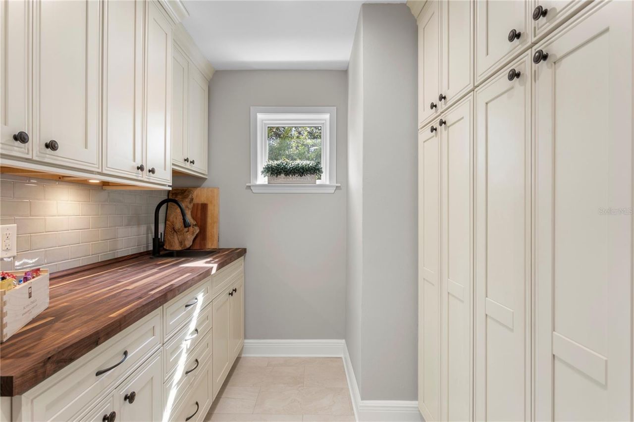 1237 Brightwaters Boulevard Ne, Saint Petersburg, FL 33704 Photo