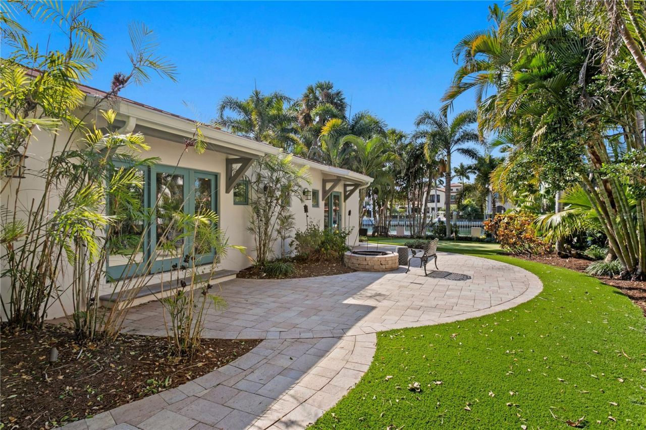 1237 Brightwaters Boulevard Ne, Saint Petersburg, FL 33704 Photo