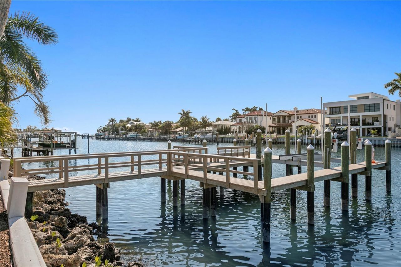 1237 Brightwaters Boulevard Ne, Saint Petersburg, FL 33704 Photo